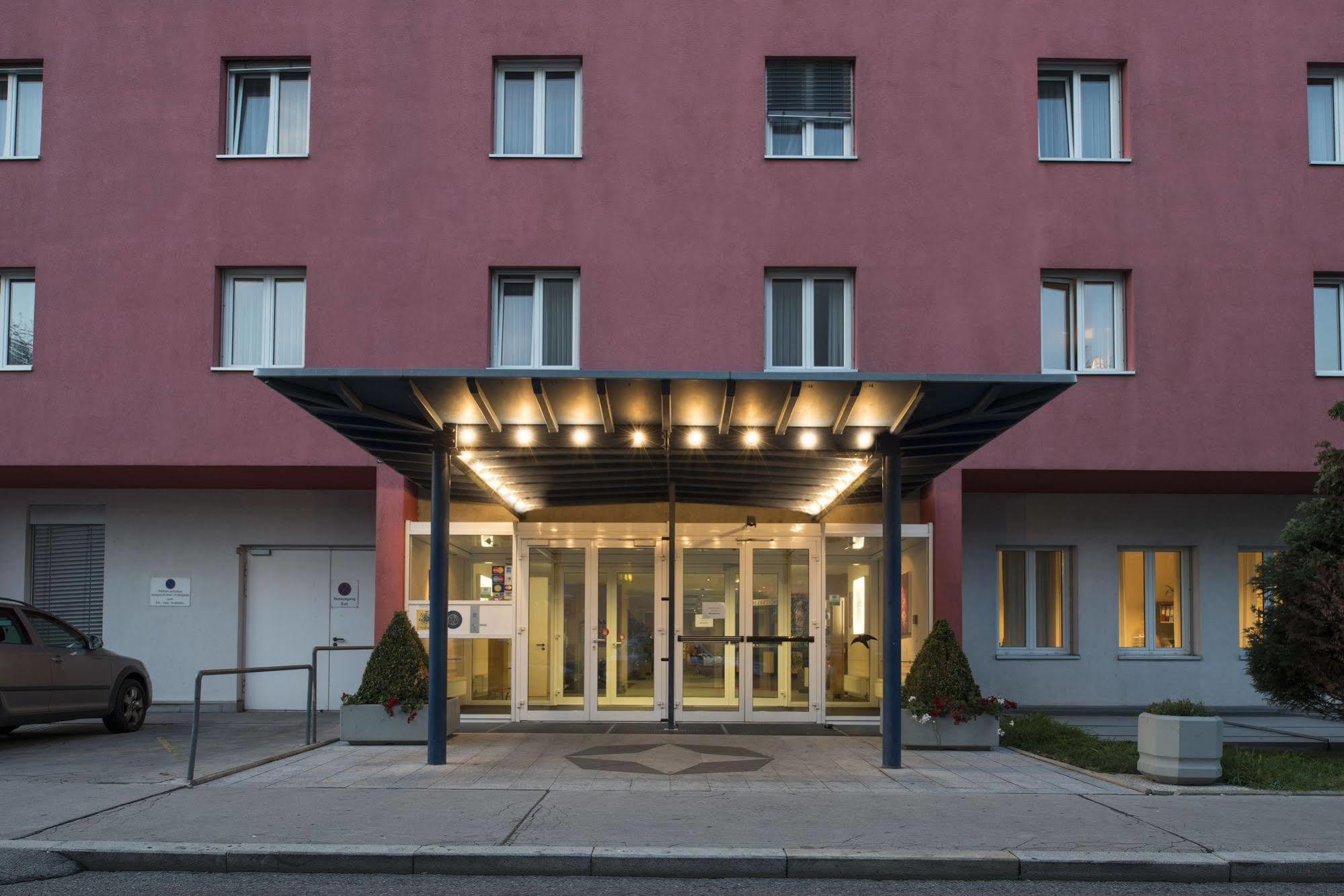 24Hours Apartment Hotel Wien Exteriör bild